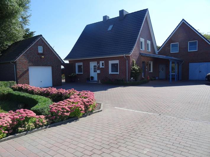 Ferienhaus für 4 Personen, mit Terrasse und Garten in Dornum