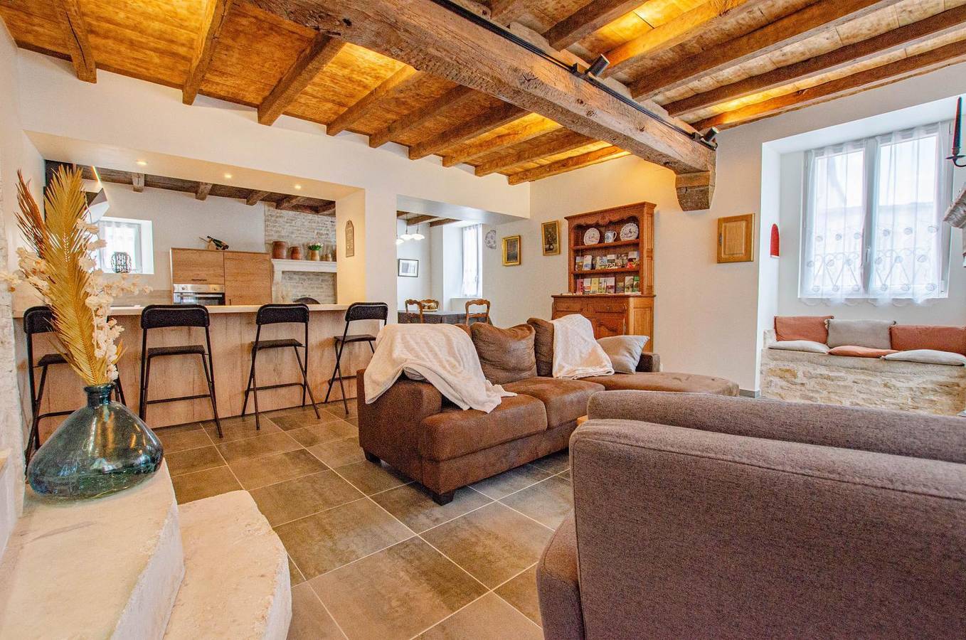 Gite de la Tour in Les Riceys, Aube