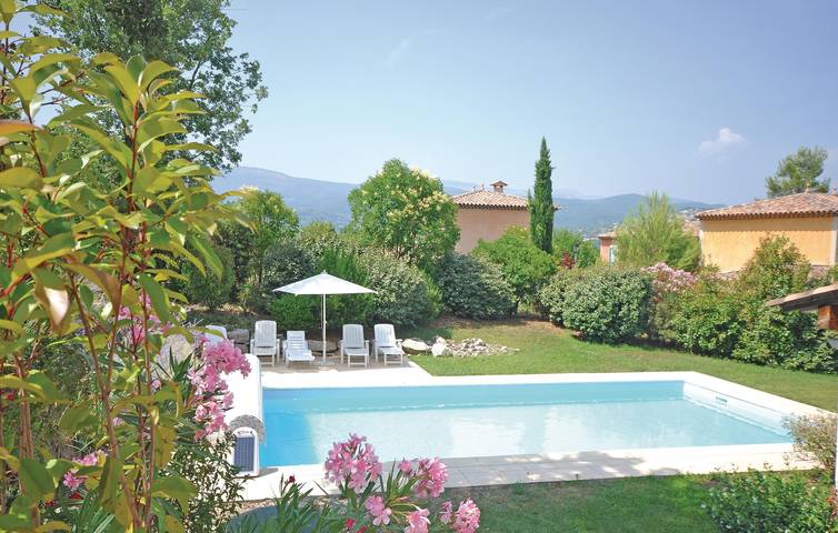 Apt moderne de 135m2 - Piscine, Parking, AC, WiFi in Fayence, Région de Draguignan