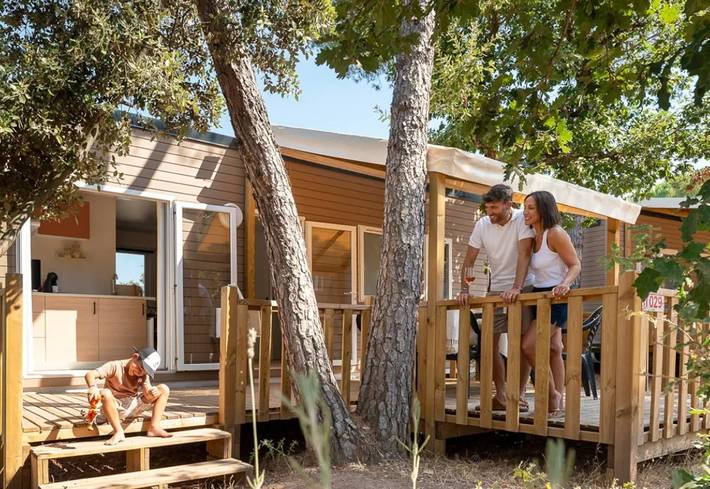 Mobil home pour 6 personnes, avec bassin pour enfant et jacuzzi à Le Muy - 3