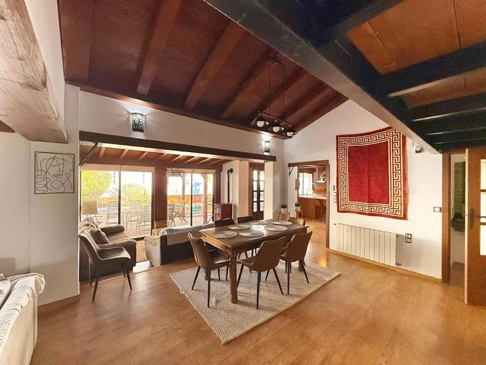Casa de vacaciones para 10 personas, con sauna y terraza además de piscina y vistas - 1