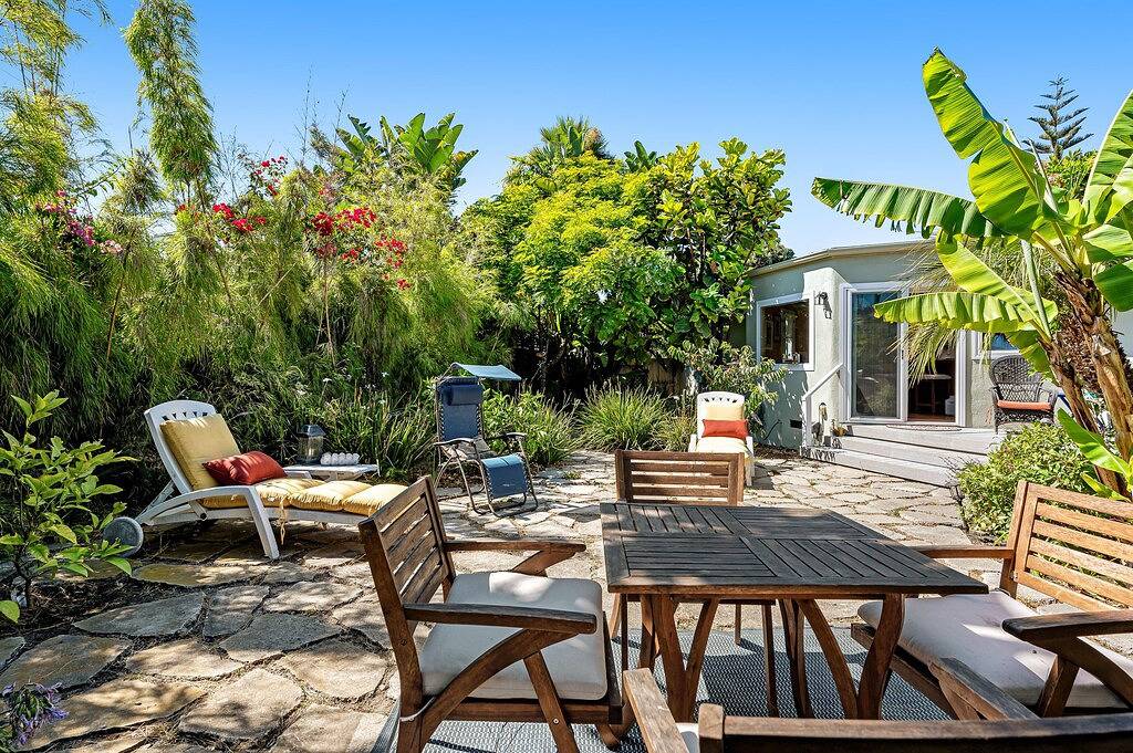 Charming, Single-Level Home w/ Fast Wifi, Gas Fireplace, & a Furnished Patio in Santa Barbara, Santa Barbara County