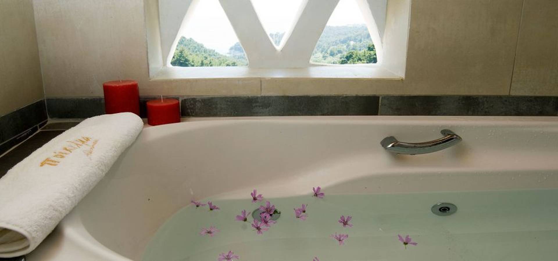 Deluxe Alonissos Island | Villa Elia | 1 Bedroom | Private Pool & Beautiful Sea Views | Raches in Alonissos