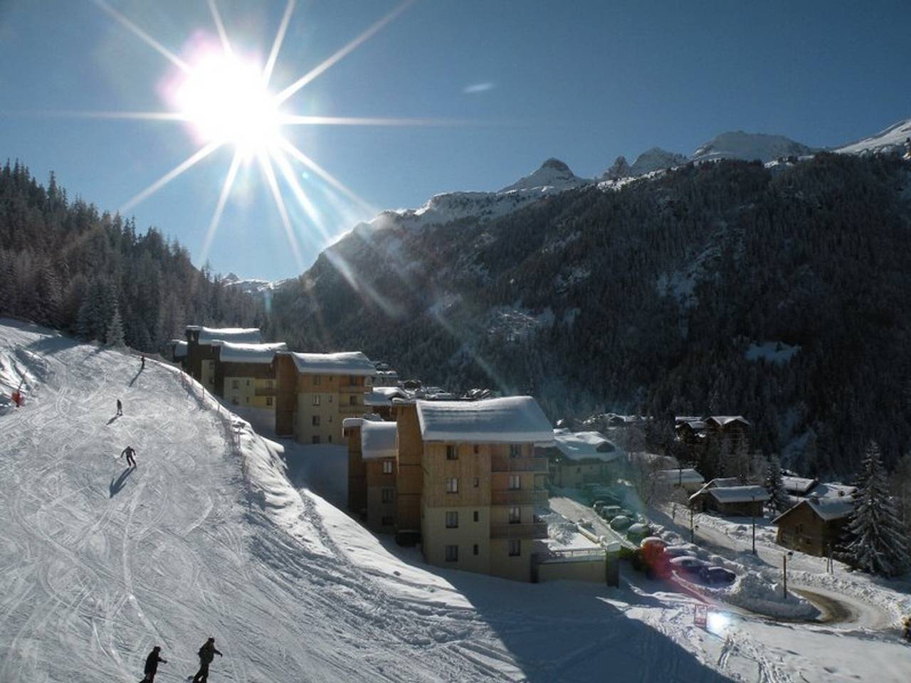 Geheel appartement, Cozy apartment 6 pers, 2 rooms, balcony near slopes in Valfréjus, Modane