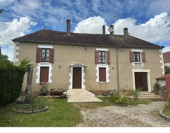 Location de vacances pour 8 personnes, avec terrasse et jardin dans Beine