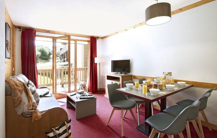 Gîte pour 6 personnes, avec sauna ainsi que piscine et balcon, adapté aux familles dans Office de Tourisme de Praz sur Arly - 4