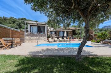 Finca für 4 Personen, mit Garten und Meerblick sowie Pool in Griechenland