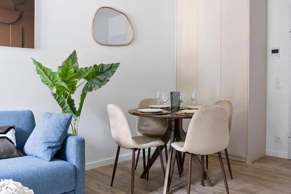 Appartement entier, Appartement Chaville - Parking - Proche Paris in Chaville, Hauts-de-Seine