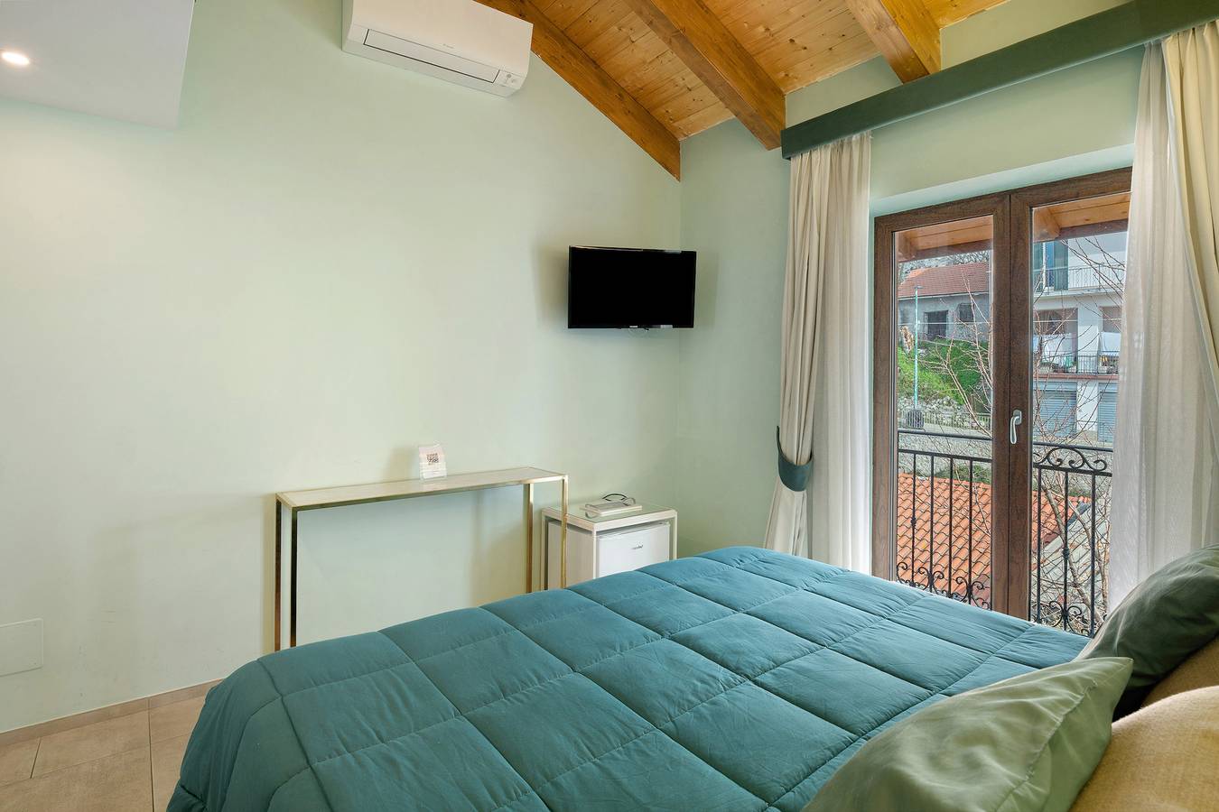 Room 'La Ciociara' with Balcony, Wi-Fi and Air Conditioning in Pianillo, Agerola