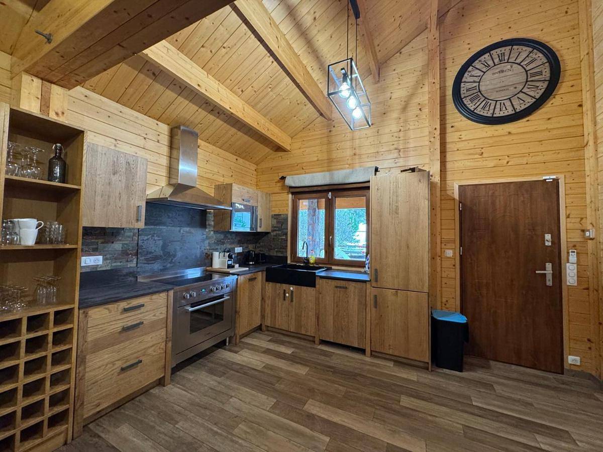Three-Bedroom Chalet in Montévrain, Seine-et-Marne