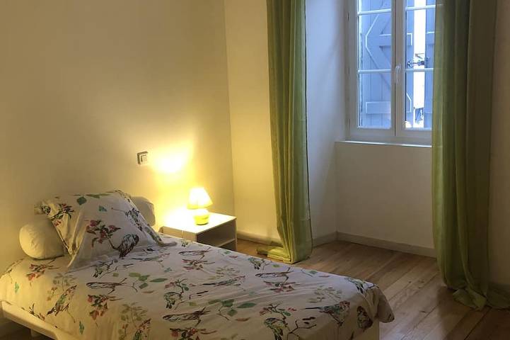 Location de vacances pour 6 personnes, avec terrasse et jardin à Aste-Béon - 4