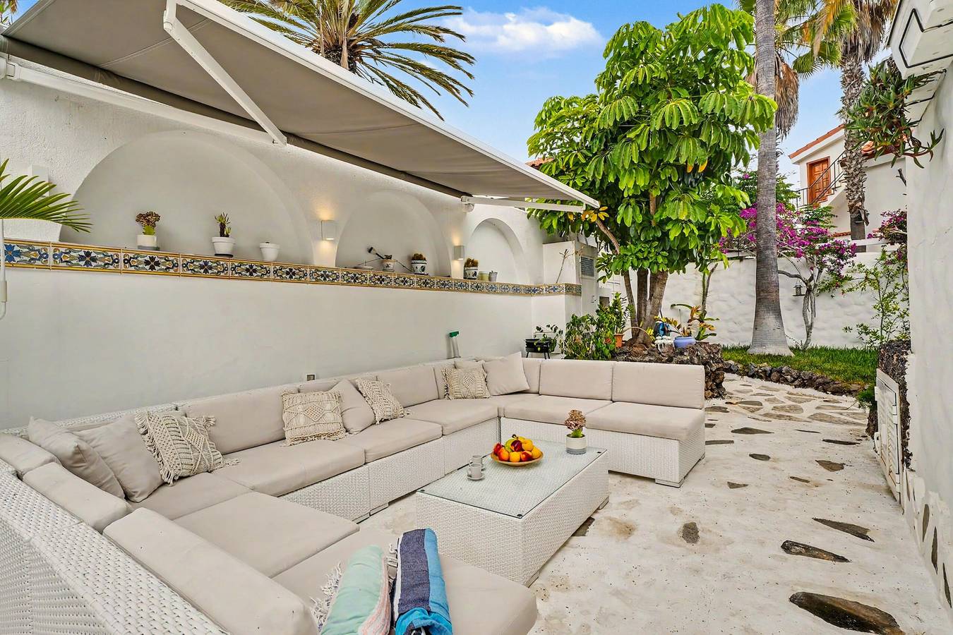 Maison de vacances « Piscine privée et vue sur l’océan » avec vue mer, piscine partagée et Wi-Fi in Chayofa, Arona