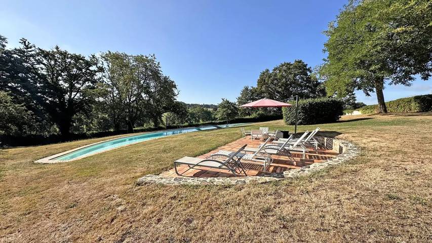 Gîte pour 12 personnes, avec jardin dans Séreilhac - 3