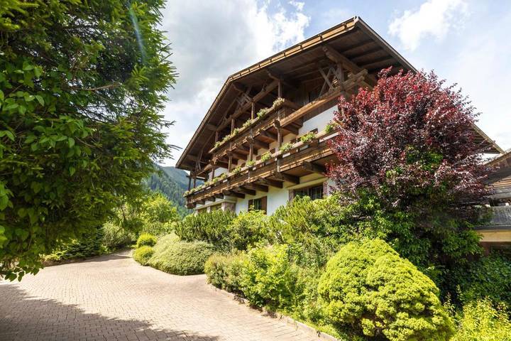 Ferienhaus für 2 Personen, mit Balkon und Terrasse sowie Whirlpool und Garten in Valles