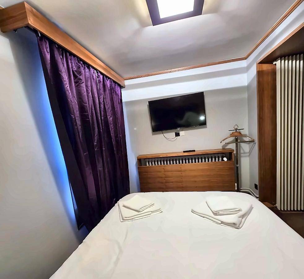 Chambre Hôtel Ibiza Spa - Hammam - Jacuzzis - Piscine Chauffée in Vénosc, Les Deux Alpes