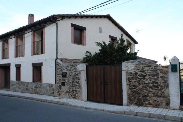 Casa de vacaciones para 10 personas, con jardín además de vistas y piscina en Las Hurdes - 3