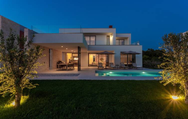 Ferienhaus für 8 Personen in Bale