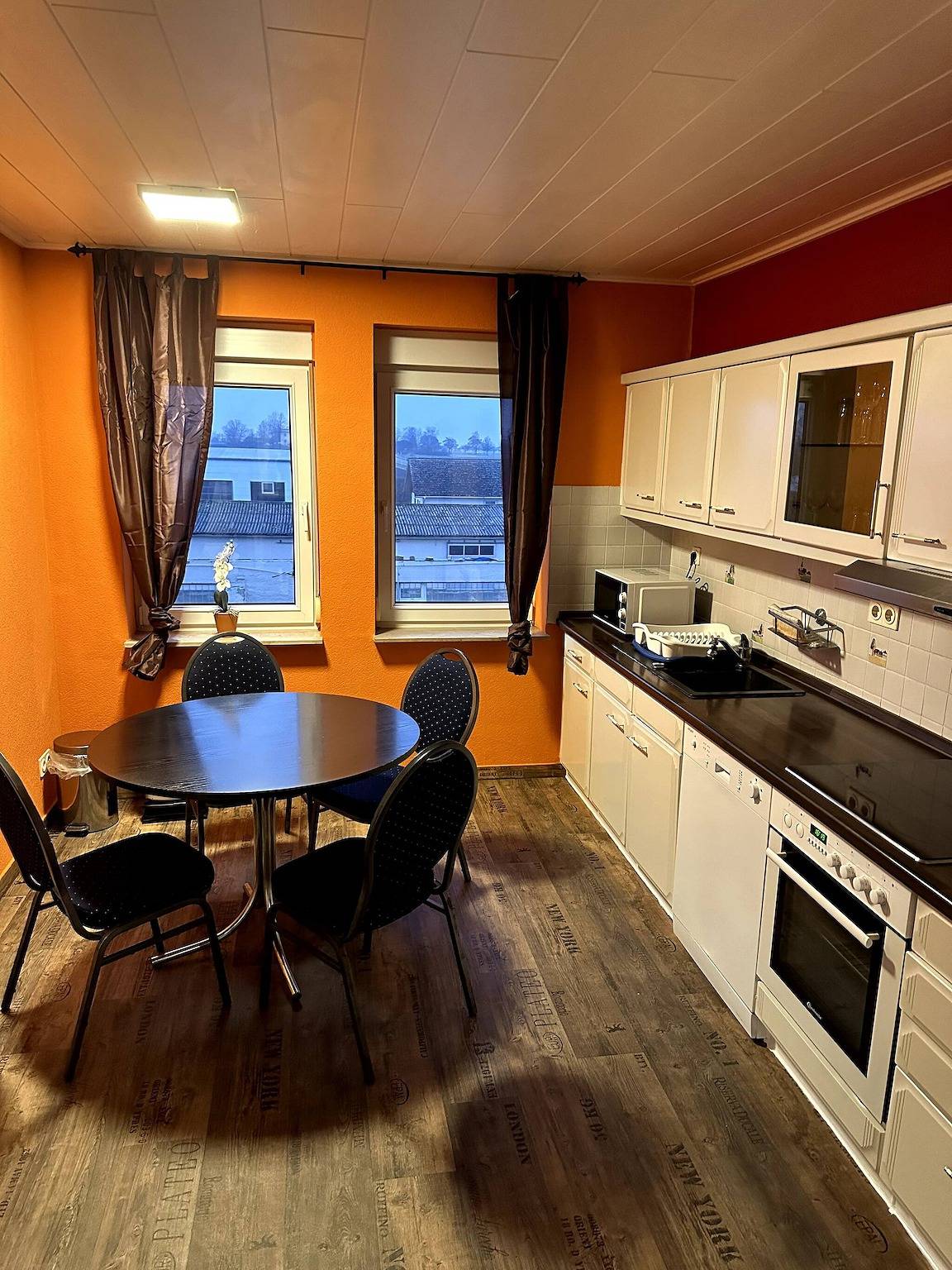 Ganze Wohnung, Großes Apartment für 3-10 Personen nahe Halle und Leipzig in Landsberg (Saalekreis), Saale-Unstrut Region