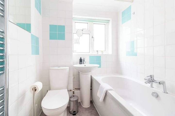 Ganze Wohnung, Incredible Sea View 2 bedroom Beach Apartment in Boscombe, Bournemouth