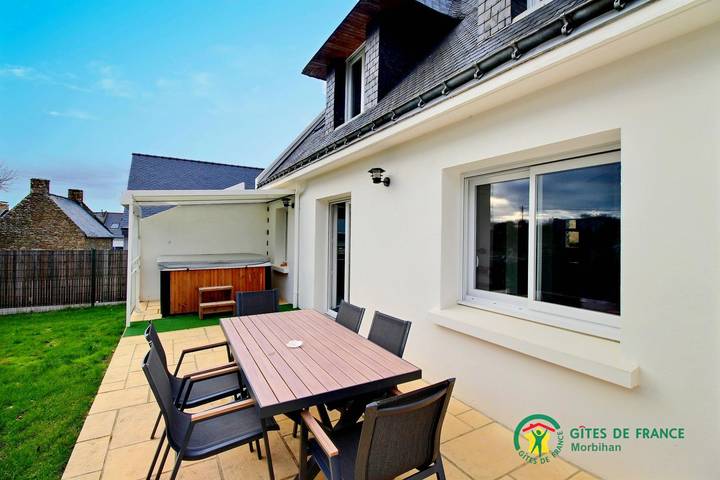 Gîte pour 6 personnes, avec jacuzzi ainsi que terrasse et jardin à Baden (France) - 2