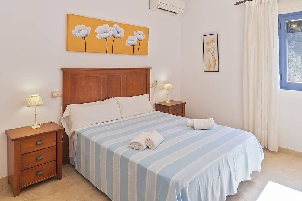 Es Lliri Blanc - Wonderful house with views of the countryside and free Wifi. in Formentera, Balearic Islands