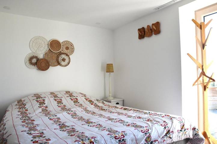 Gîte pour 4 personnes, avec vue ainsi que terrasse et jardin, animaux acceptés à Neuillé - 3