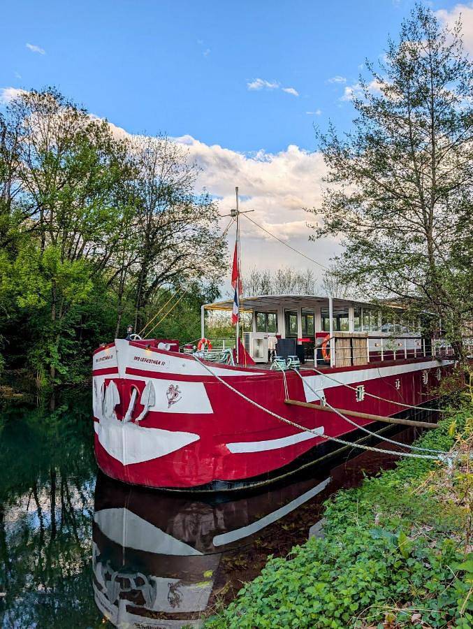 Chambre d’hôte pour 2 personnes, avec Terrasse et Vue dans Molay