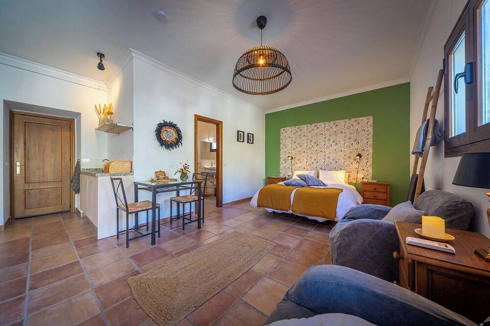 Boutique B&B Casa La Calera/ Caminito del Rey-15 min/Ronda-25 min/ Teba-5 min in Teba, Málaga Provinz