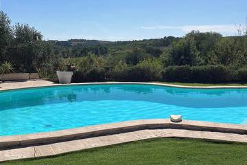 Location de vacances pour 9 personnes, avec terrasse et jardin à Autignac