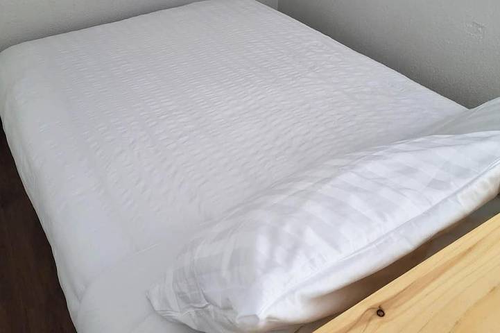 Apartamento entero, Soundproof Studio | Perfect for Short & Long Stays in Ferney-Voltaire, Gex