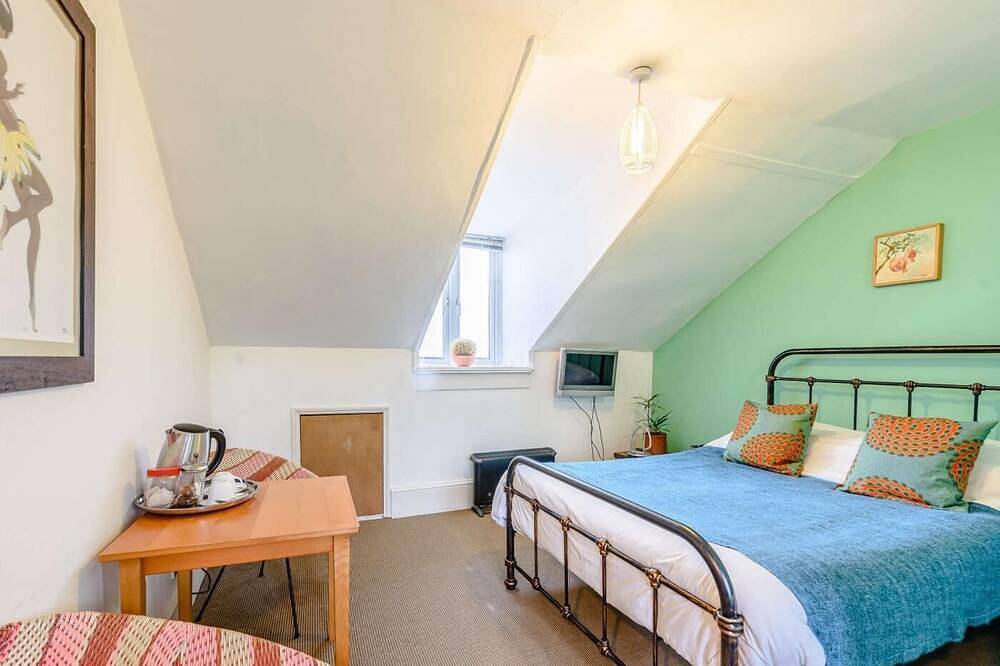 7 Bed in St. Leonards-on-sea in Hastings, East Sussex