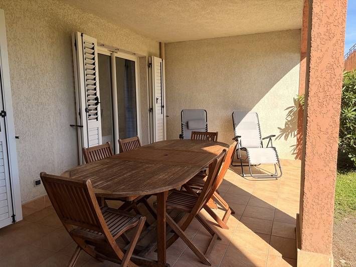 Appartement entier, Appartement T3 avec Piscine, Jardin Privatif et Wi-Fi, à 150m de la Plage de Scaffa Rossa in Sari-Solenzara, Arrondissement de Sartène