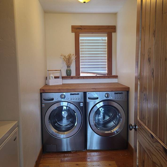 Vacation rental for 12 people, with yard in Missoula