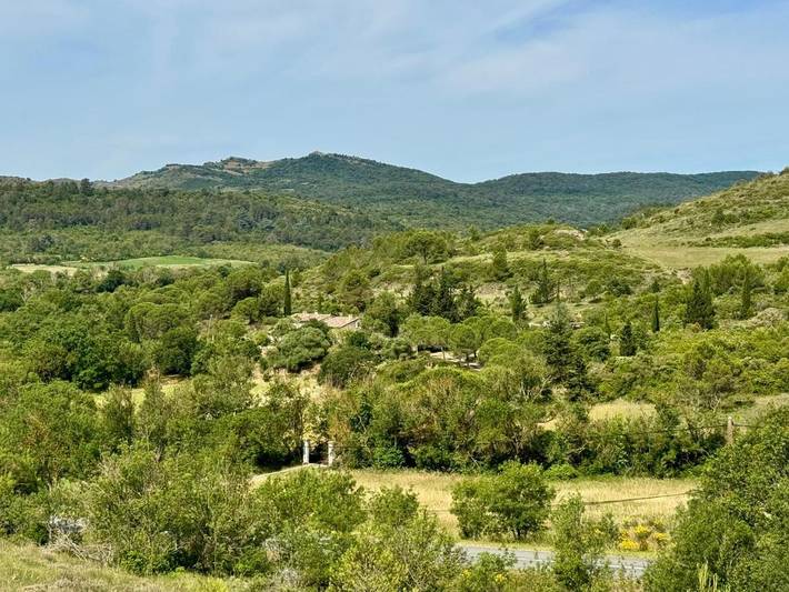Location de vacances pour 5 personnes, avec Terrasse et Jardin ainsi que Piscine et Vue à Montlaur (Languedoc-Roussillon) - 2