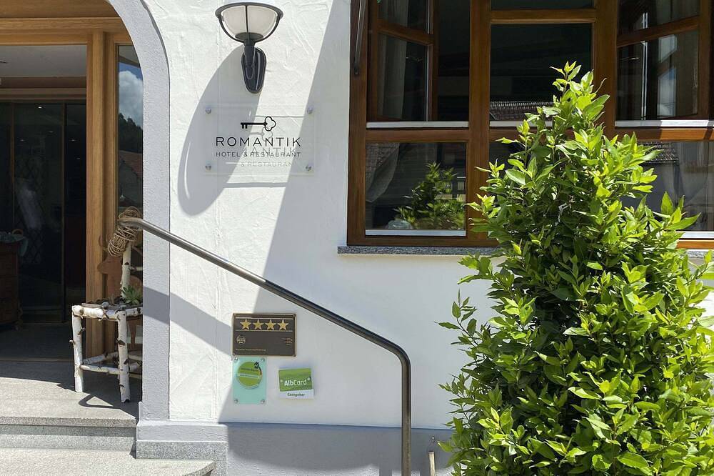 Ganze Wohnung, Doppelzimmer Kobel, 18 qm, Badezimmer mit Dusche in Sonnenbühl, Neckar-Alb