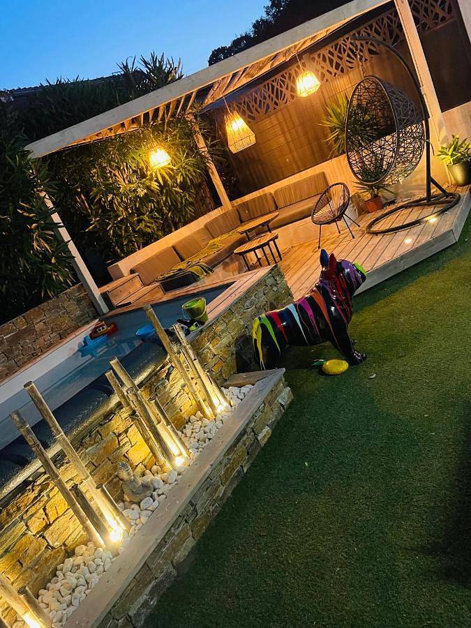 Maison de vacances pour 6 personnes, avec terrasse ainsi que jardin et piscine - 1