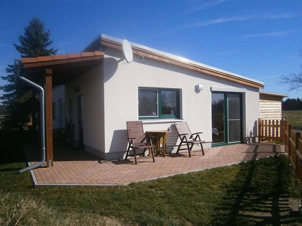 Wohnung mit 1 Schlafzimmer in Rietz-Neuendorf, Region Oder - Spree