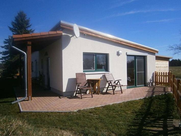 Ferienhaus für 3 Personen, mit Terrasse und Garten