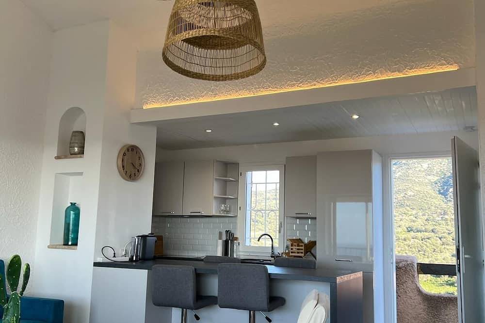 Entire apartment, Lor Panoramique 80m2-3 Chambres Santambroggio - Vue mer et Montagne in Sant Ambroggio, Lumio