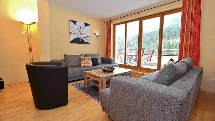 Chalet für 9 Personen, mit Terrasse in Hinterglemm - 2