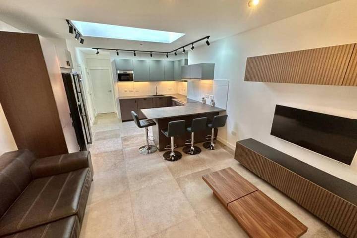 Holiday rental for 8 people, with garden in Huddersfield