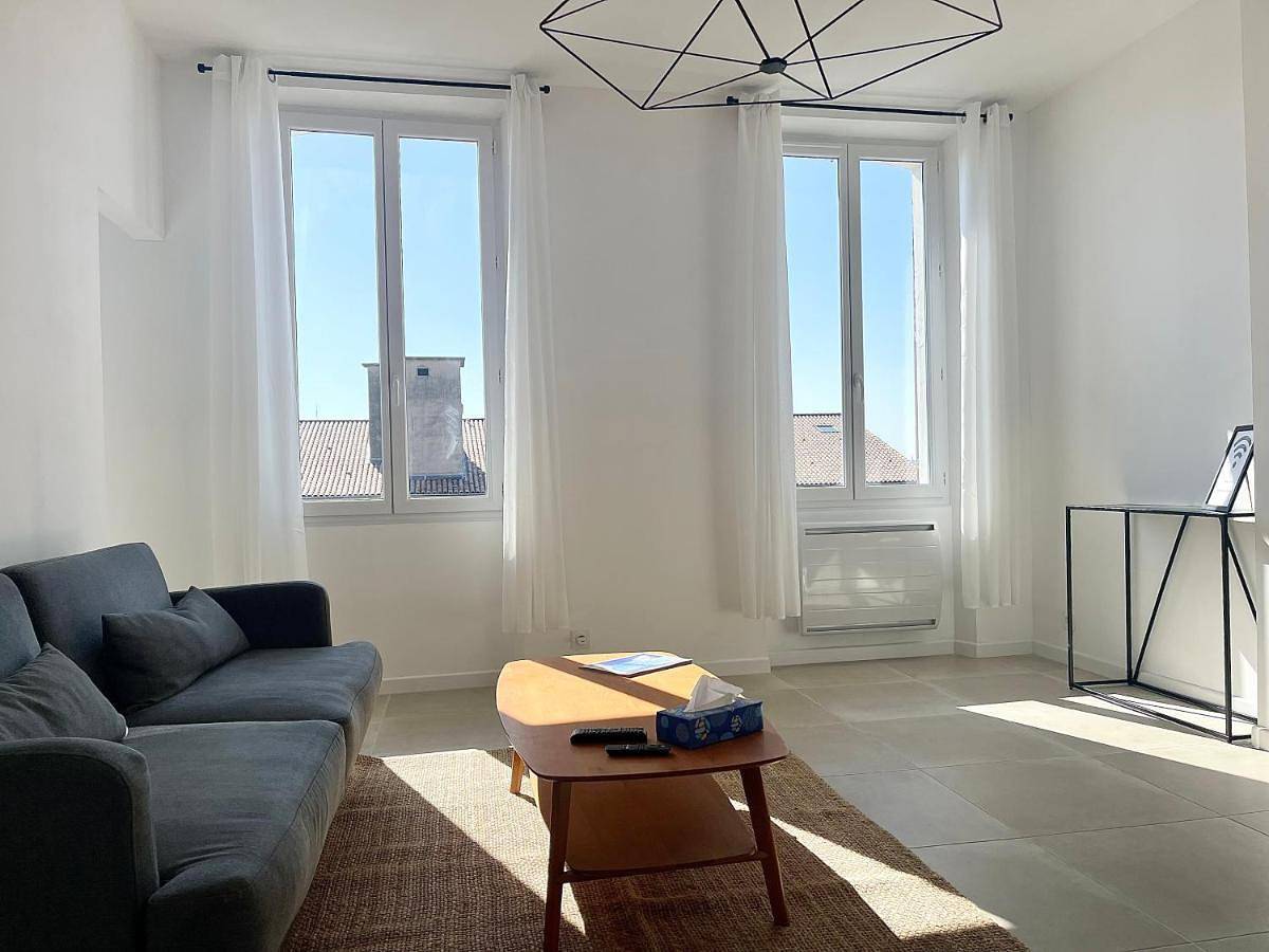 Appartement entier, One-Bedroom Apartment in Toulon, Côte méditerranéenne (France)