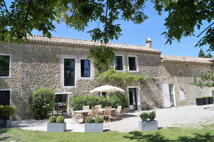Chambre d’hôte pour 2 personnes, avec Terrasse et Jardin ainsi que Piscine et Vue