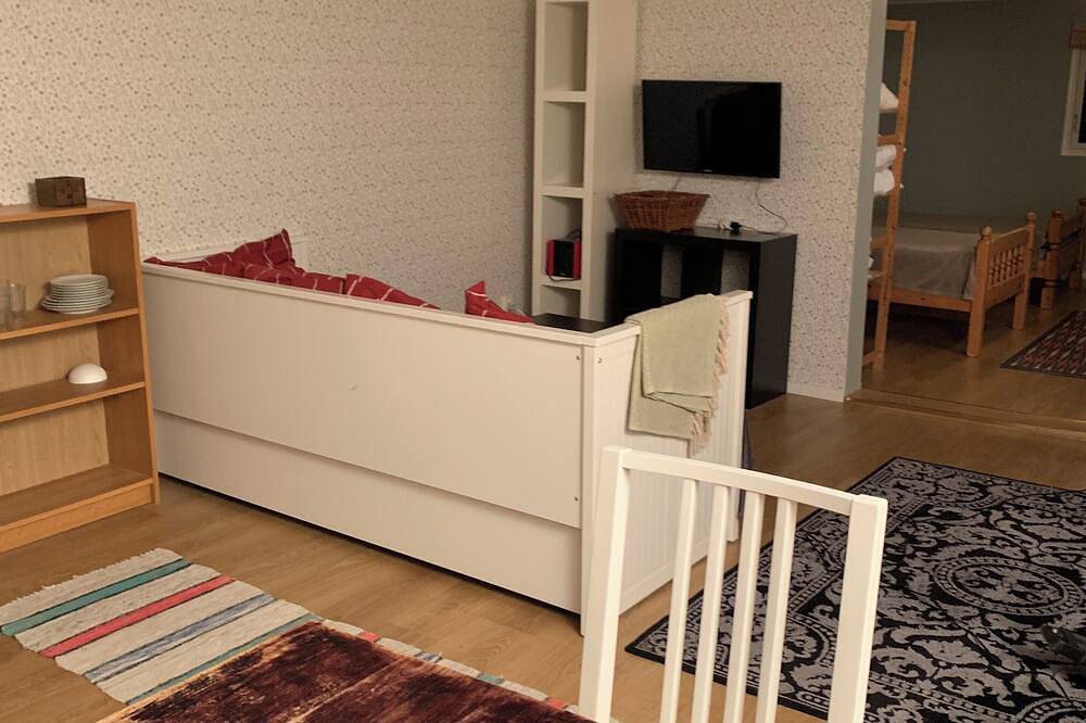 Gå, live the country only 6 miles from Gothenburg, 5 miles from Ullared and Varberg. in Marks Kommun, Västergötland