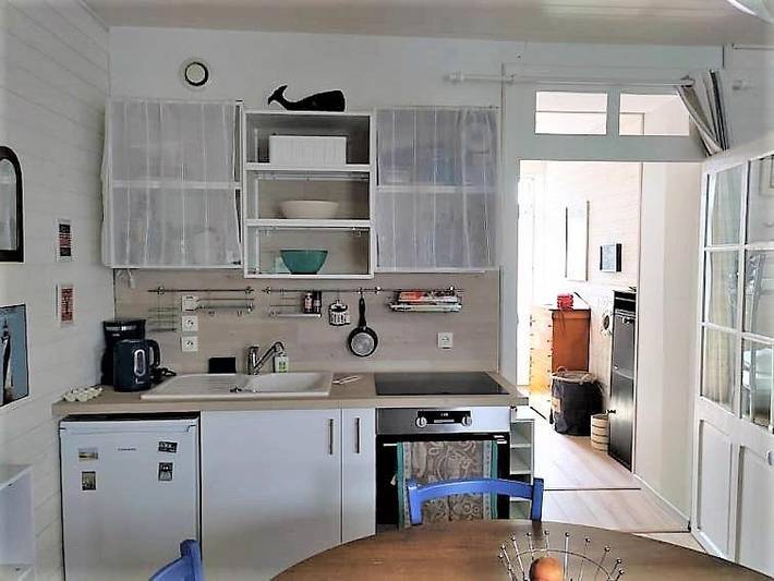 Gîte pour 4 personnes, avec terrasse dans Office De Tourisme De Batz Sur Mer - 4