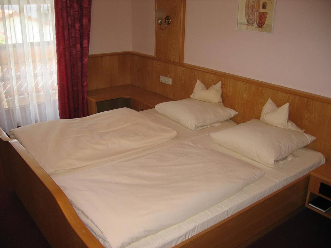 Appartementhaus Stephanie - 1-Zimmer-Appartement 3 und 103 (27qm) mit Balkon und Küchenzeile in Bad Füssing, Bayerische Golf und Thermenland