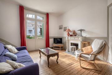 Location de vacances pour 8 personnes, avec terrasse et jardin dans Plage Benoît