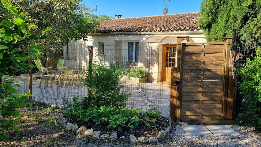 Location de vacances pour 5 personnes, avec piscine et jardin, animaux acceptés à Malemort-du-Comtat - 2
