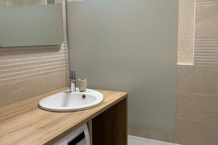 Appartamento intero, Appartamento 2 'Center and Beach con terrazza completamente rinnovata nel 2019 in La Côte Vermeille, Collioure