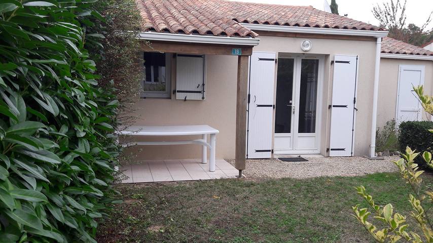 Gîte pour 5 personnes, avec terrasse et jardin